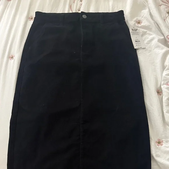 Time and Tru Black High-Waist Pencil Skirt brand new with tags (smoke free home) - Picture 1 of 4